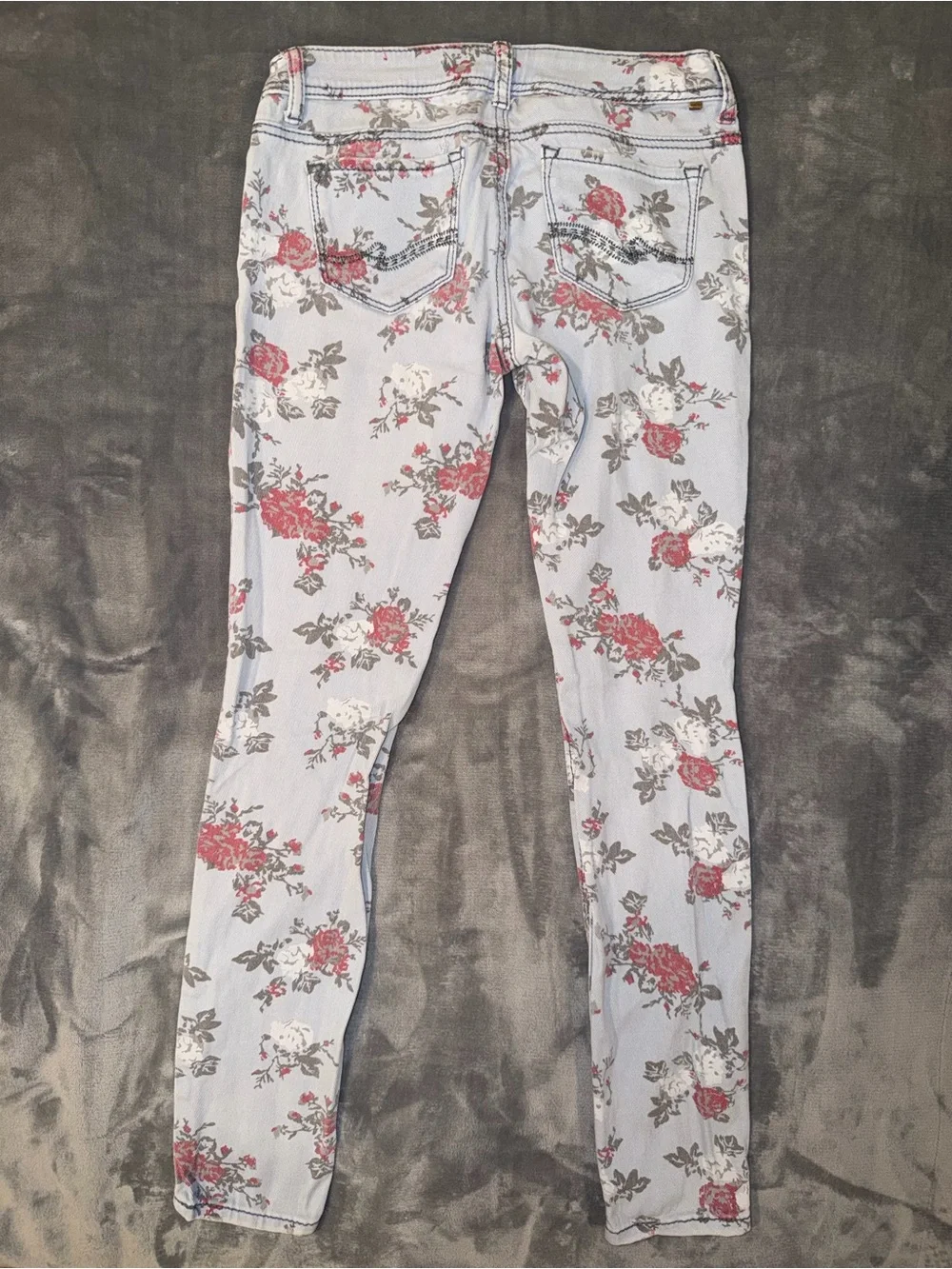 🌹 Almost Famous Floral Skinny Jeans